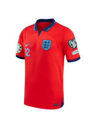 Maglia Nike England Kieran Trippier Away 22/23 con toppe per le qualificazioni agli Europei (Challenge Red/Blue Void)